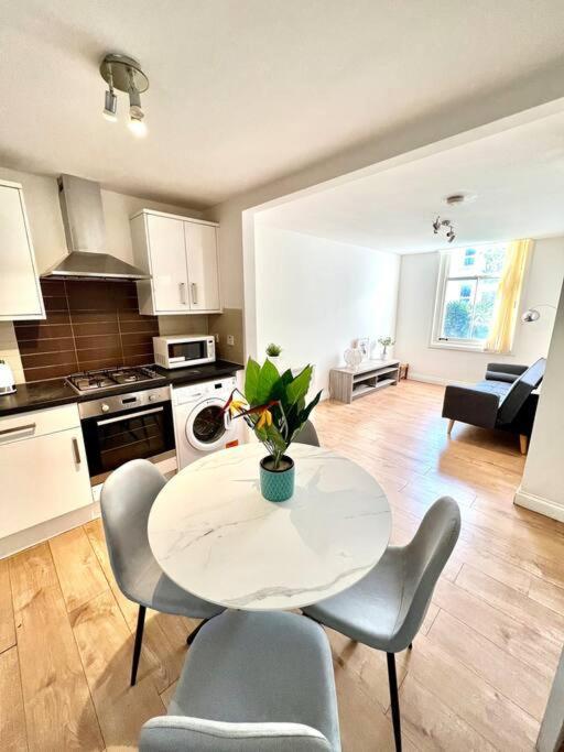 1 Bed Flat London A Step To Emirates Stadium Eksteriør bilde
